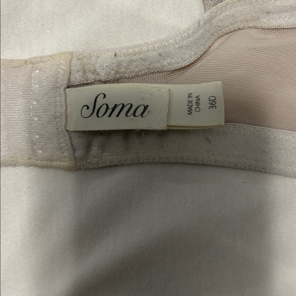 Woman’s Soma 36D underwire bra. - Picture 6 of 8